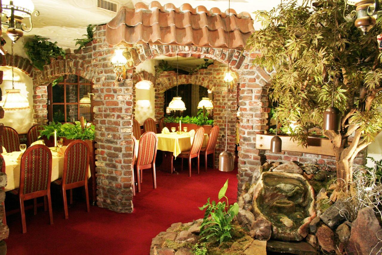Hotel Restaurant Cristal 빈첸하임 외부 사진